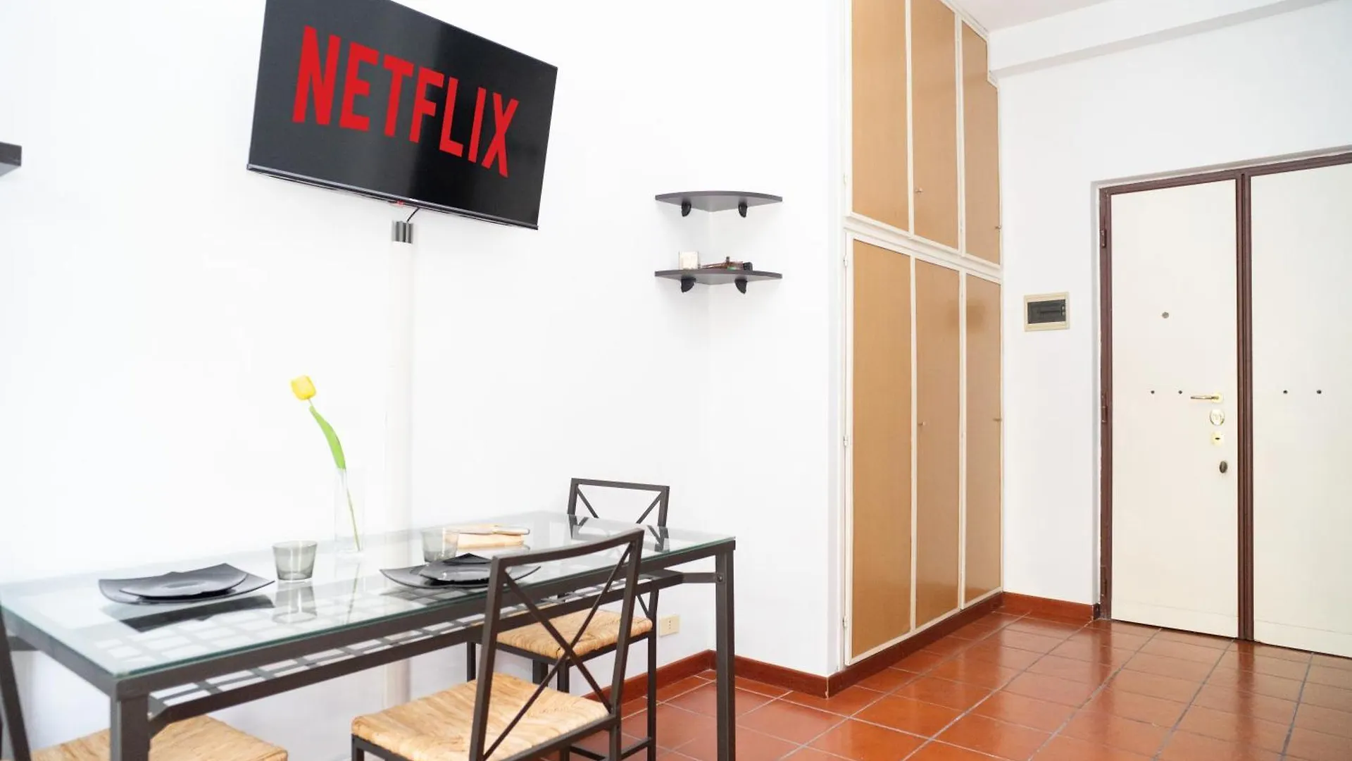 Modern And Central One-Bedroom, 10 Min From Colosseum Italy