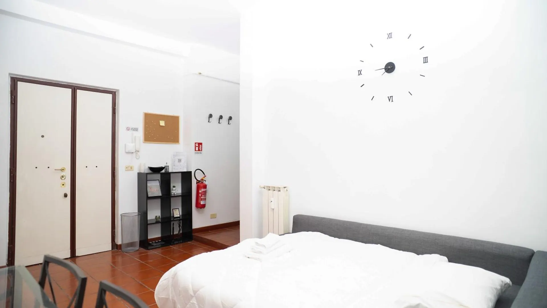Modern And Central One-Bedroom, 10 Min From Colosseum Italy